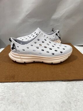 KANE Revive White Cream Transformative Sustainably Unisex Size Men 6 Women 8